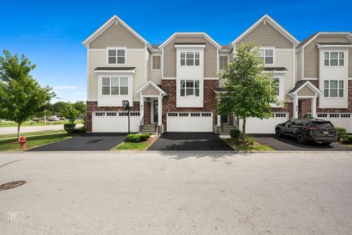 821 W Chase Ln, Palatine, IL, 60067-7304 | Card Image
