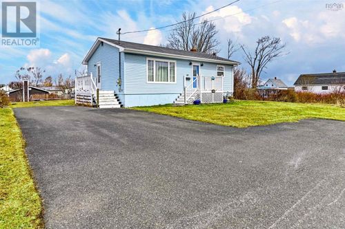 62 Monteith Avenue, Westmount, NS, B1R1K6 | Card Image