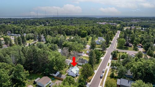 1302 Eklund Ave, Duluth, MN, 55811-4569 | Card Image