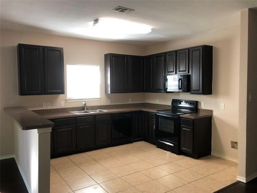 921 Parkplace Rdg, Princeton, TX, 75407-6766 | Card Image