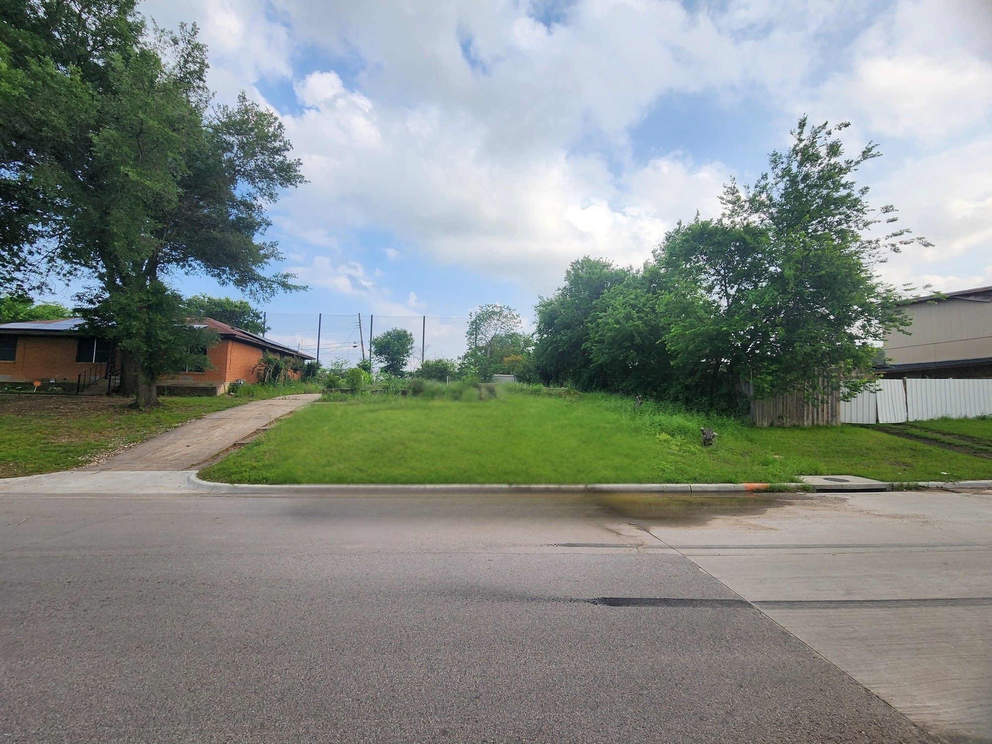 Land in Dallas