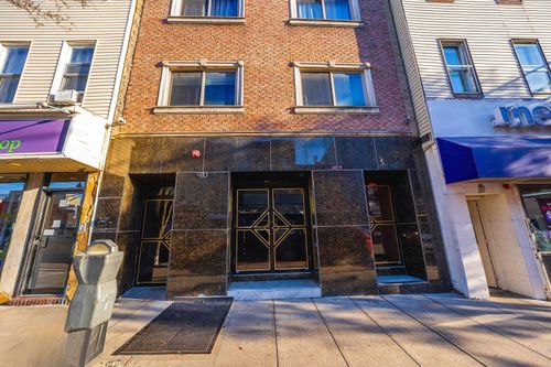 101-910 Summit Ave, Union City, NJ, 07087-5522 | Card Image