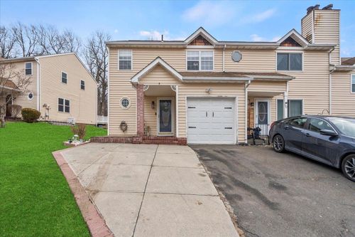12 Franklin Pl, Washingtonville, NY, 10992-1353 | Card Image