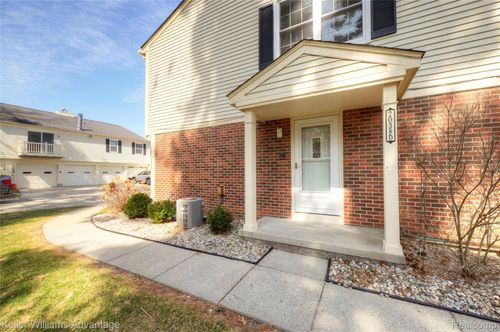 d-2038 Hidden Meadows Dr, Walled Lake, MI, 48390-2587 | Card Image