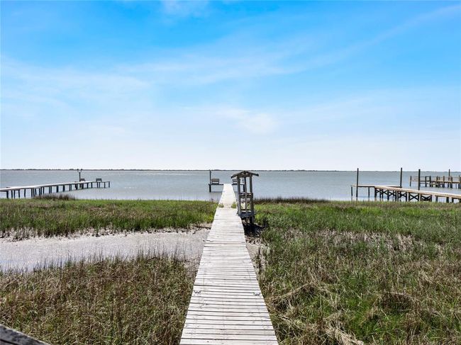 327 Bayshore Dr, House other with 3 bedrooms, 3 bathrooms and null parking in Palacios TX | Image 45