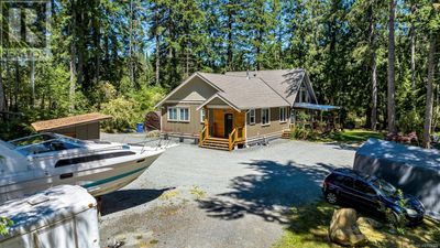 905 Whittaker Rd, House other with 3 bedrooms, 2 bathrooms and 8 parking in Malahat BC | Image 2