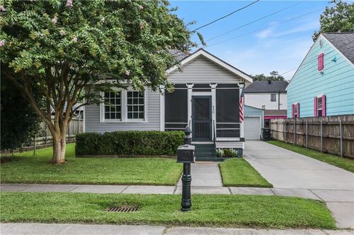 430 Lebeau St, Arabi, LA, 70032-1526 | Card Image