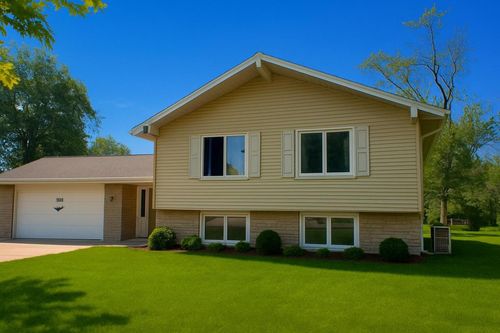 2617 E Eaton Lane, Cudahy, WI, 53110 | Card Image