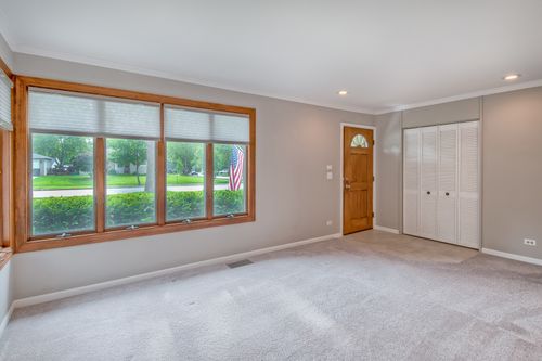 3715 Jay Ln, Rolling Meadows, IL, 60008-2827 | Card Image