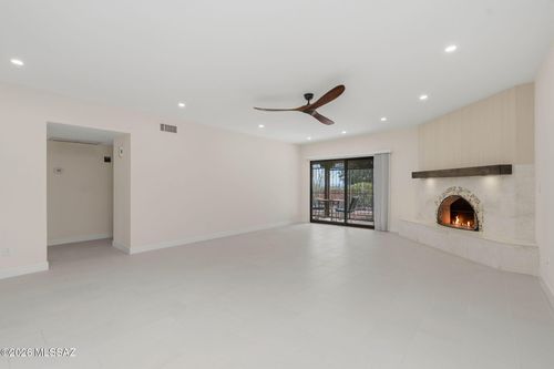 5461 N Camino Del Penoso, Tucson, AZ, 85750-1457 | Card Image