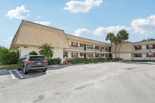 4682-4682 Oak Terrace Dr, Greenacres, FL, 33463-3732 | Card Image
