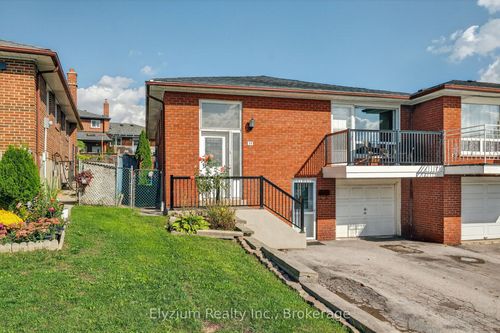 35 Paradelle Cres, North York, ON, M3N1E6 | Card Image