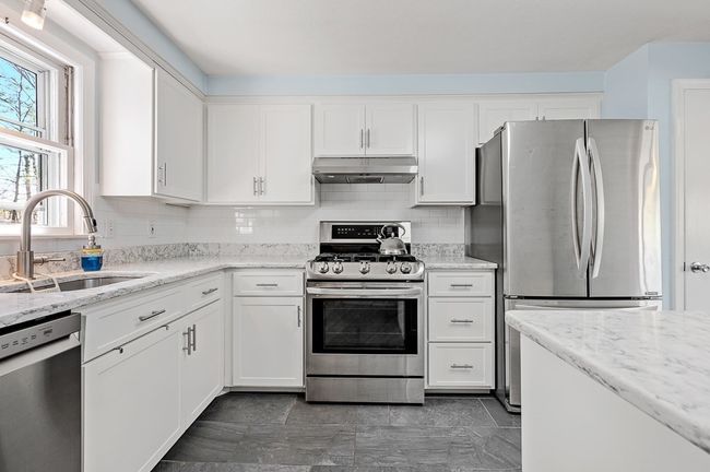 21 Driscoll Dr, House other with 4 bedrooms, 3 bathrooms and 6 parking in Framingham MA | Image 5