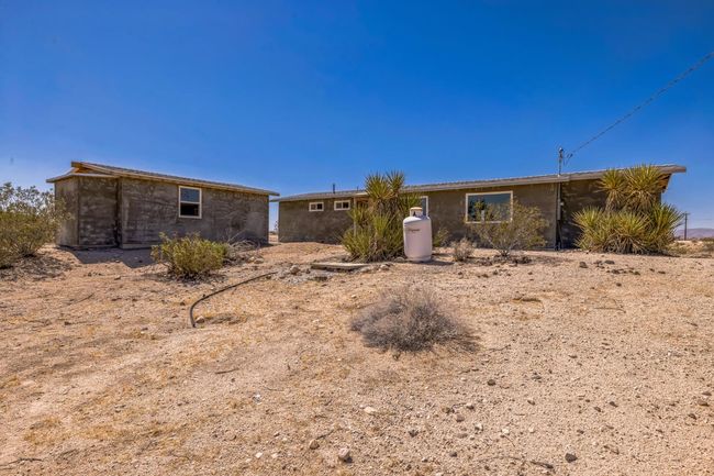 64515 Del Oro Rd, House other with 1 bedrooms, 2 bathrooms and null parking in Joshua Tree CA | Image 7