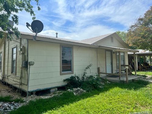 1714 Constantinople St, Castroville, TX, 78009-3835 | Card Image