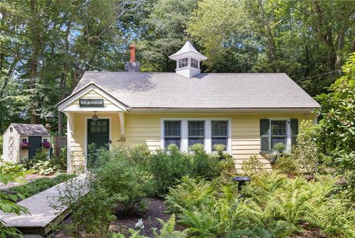 96 Steamboat St, Jamestown, RI, 02835-3124 | Card Image