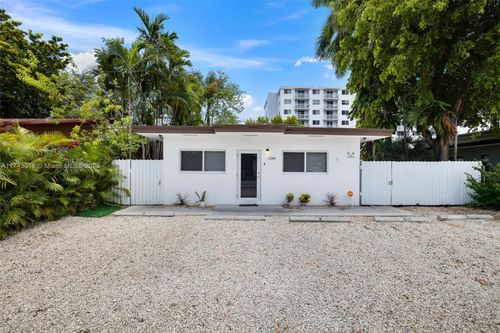1286 Ne 109th St, Miami, FL, 33161-7330 | Card Image