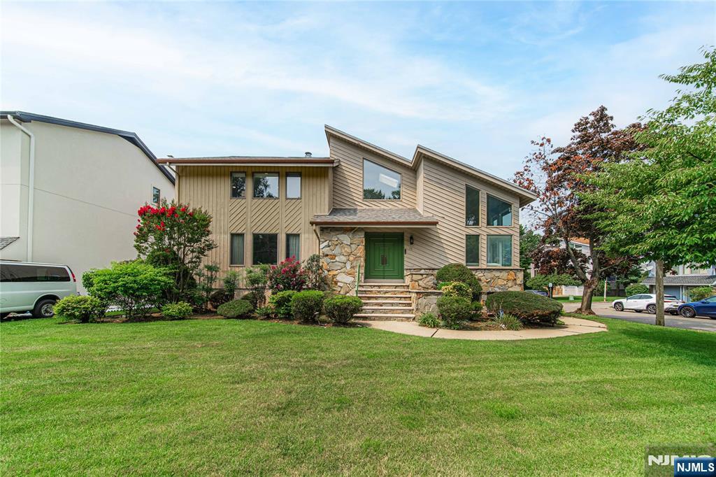 Residential Lease in Englewood Cliffs 2
