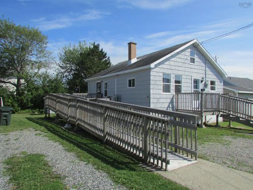 5 Clifford St, North Sydney, NS, B2A1X2 | Card Image