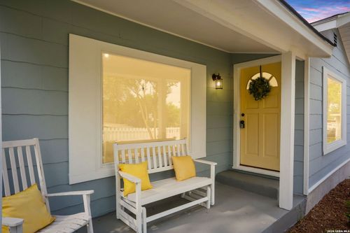308 Andrews, San Antonio, TX, 78209-6930 | Card Image