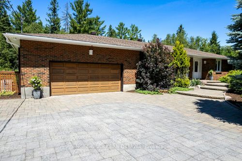 656 Spruce Ridge Rd, Carp, ON, K0A1L0 | Card Image