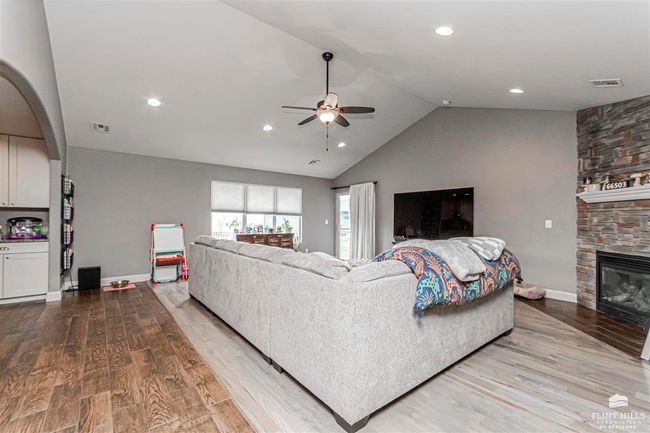 1109 S Mill Point Cir, House other with 4 bedrooms, 3 bathrooms and null parking in Manhattan KS | Image 9