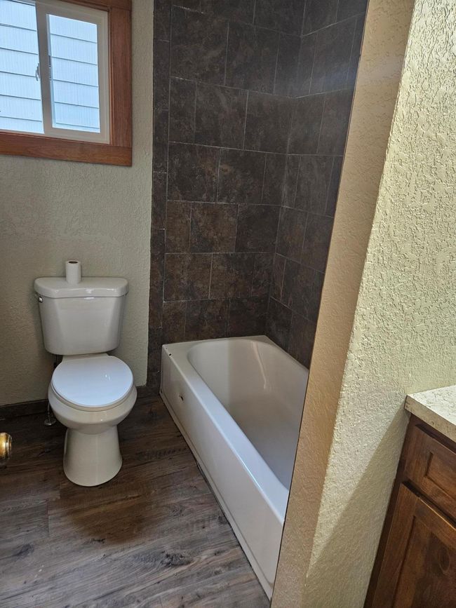 Tiled shower walls | Image 5