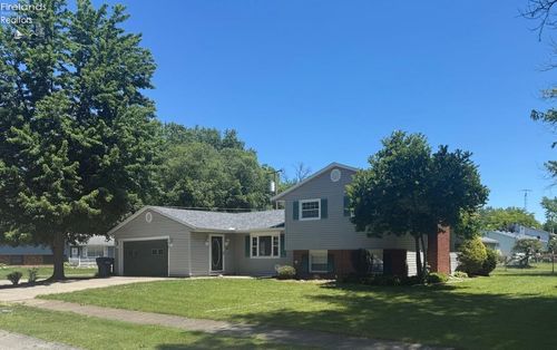 5028 Oakview Drive, Vermilion, OH, 44089 | Card Image