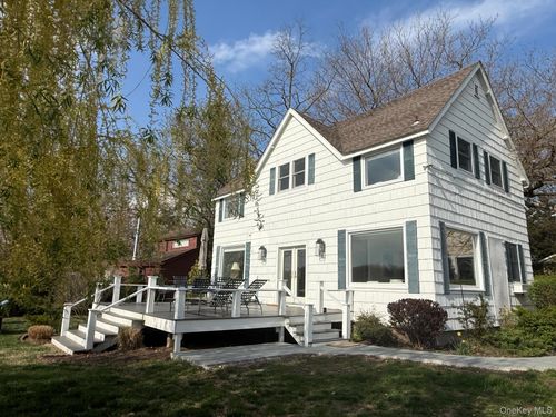 329 Centre Island Rd, Oyster Bay, NY, 11771 | Card Image