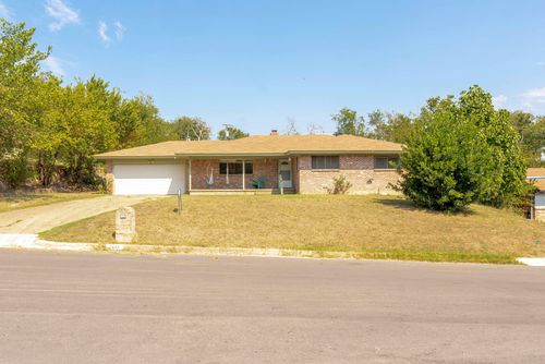 1442 W Water St, Weatherford, TX, 76086-2942 | Card Image