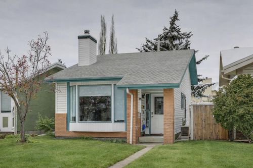 68 Woodglen Close Sw, Calgary, AB, T2W4N1 | Card Image