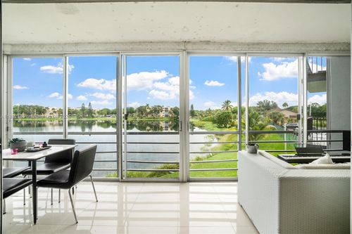 apt-228-879 195th St, Miami, FL, 33179-3410 | Card Image