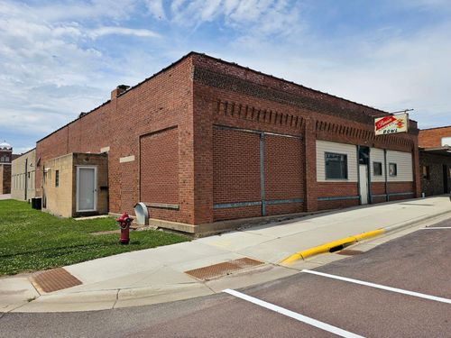 140 1st Ave S, Sleepy Eye, MN, 56085-1307 | Card Image