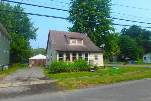 83 Bridge St, Phoenix, NY, 13135-1916 | Card Image