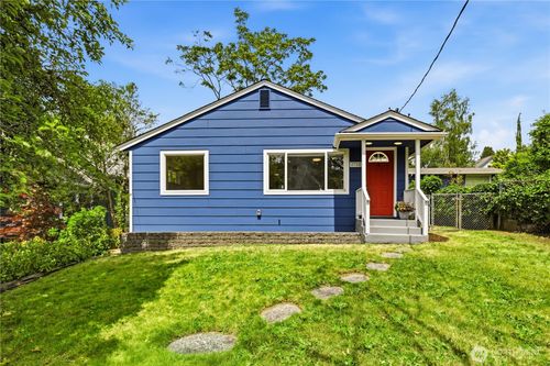2722 Ne Blakeley Street, Seattle, WA, 98105 | Card Image