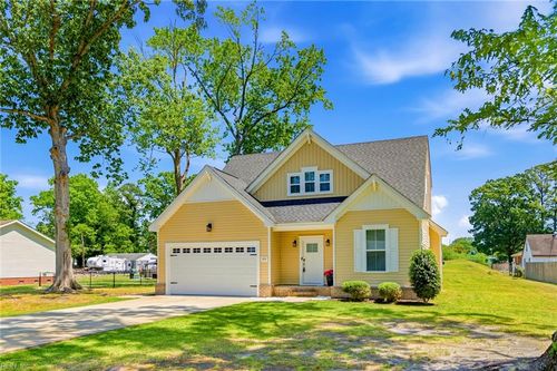 213 Hurdle Dr, Chesapeake, VA, 23322-5417 | Card Image