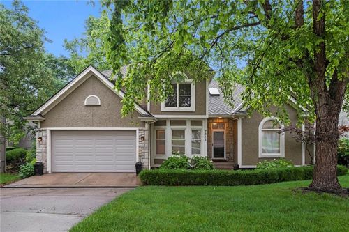 7812 Deer Run, Parkville, MO, 64152-6120 | Card Image