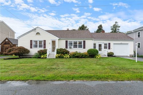 8 Wheeler Ave, Bristol, RI, 02809-3545 | Card Image