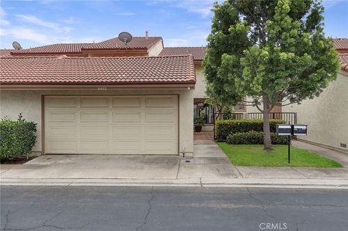 8402 Sunbeam Cir, Huntington Beach, CA, 92646-1638 | Card Image