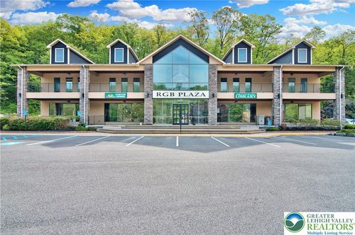 204-507 Seven Bridge Rd, East Stroudsburg, PA, 18301-8194 | Card Image