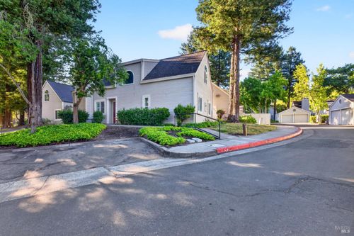 2757 Lakeview Drive, Santa Rosa, CA, 95405 | Card Image