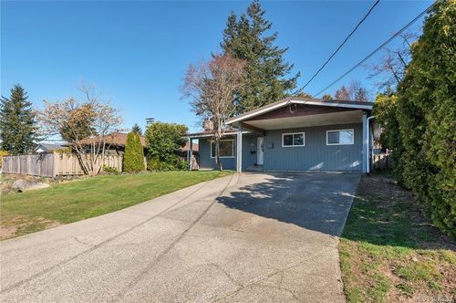 688 Glenalan Rd, Campbell River, BC, V9W5S3 | Card Image