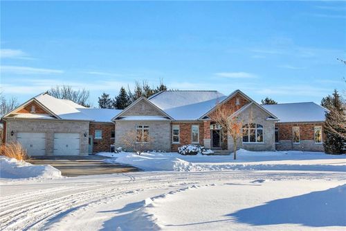 69 Kenneth Fried Pl, New Dundee, ON, N0B2E0 | Card Image