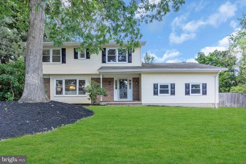 11 Bruin Dr, Hamilton, NJ, 08619-1341 | Card Image