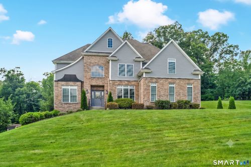 15 Maggie Ln, Shelton, CT, 06484-5377 | Card Image
