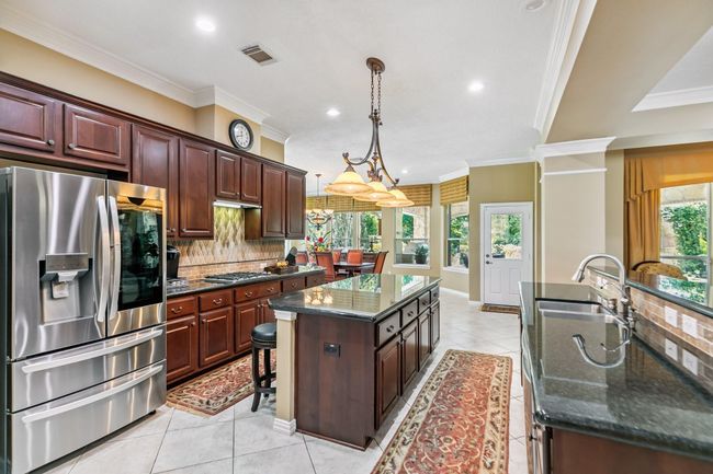 7826 Camden Hollow Ln, House other with 5 bedrooms, 5 bathrooms and 3 parking in Humble TX | Image 13