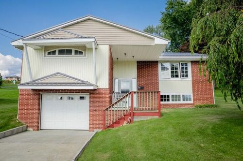 405 Cambria Ave, Windber, PA, 15963 | Card Image