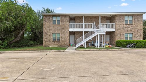 apt-2-530 Dukeway, Universal City, TX, 78148-3755 | Card Image