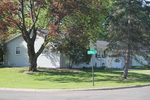 2222 Apache St, Mendota Heights, MN, 55120-1601 | Card Image