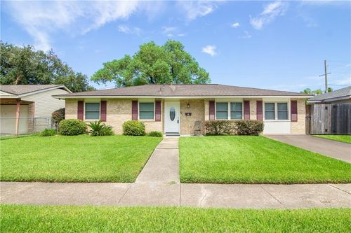 305 Greenwood Dr, La Place, LA, 70068-2519 | Card Image